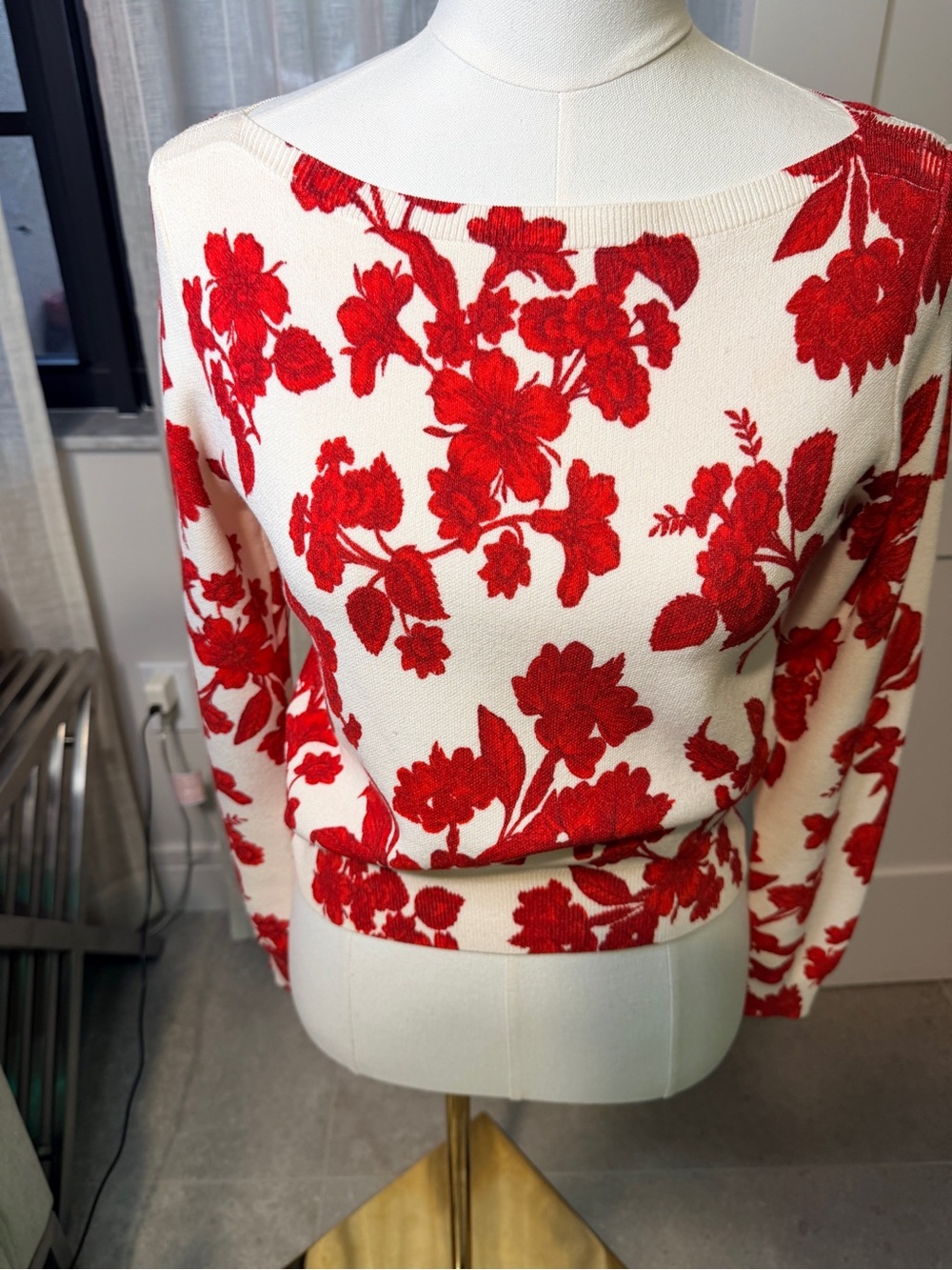 Ann Taylor XXS Cream Red Floral Knit Sweater
